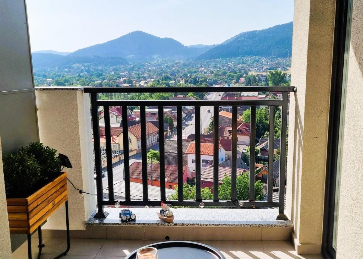 Mountain View Retreat Apartment - Braşov Buitenkant foto