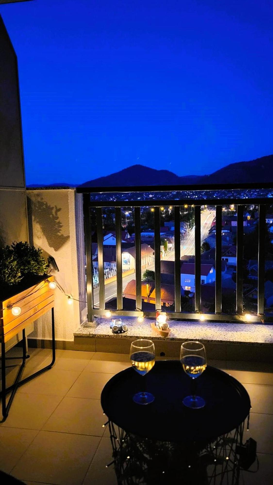 Mountain View Retreat Apartment - Braşov Buitenkant foto